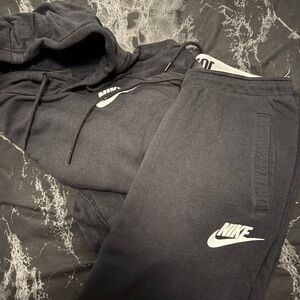 Nike Black Hoodie and Sweatpants Set